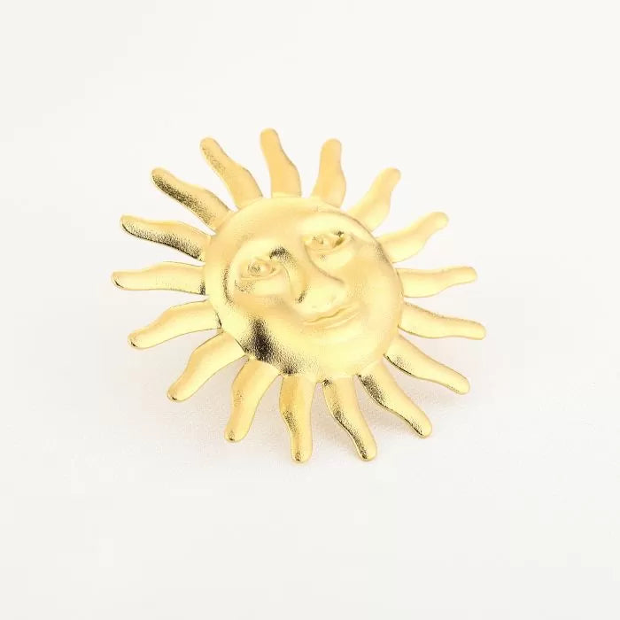Golden Sun Ring in goud met zongezicht – Naomé Boutique