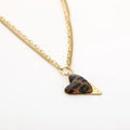 Leopard Heart Necklace – gouden ketting met hart hanger en leopardprint – Naomé Boutique