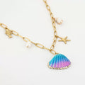 Ocean Charm Necklace met kleurrijke schelp hanger en charms – Naomé Boutique