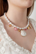 Ocean Charms Pearl Necklace – korte parelketting met maritieme bedels